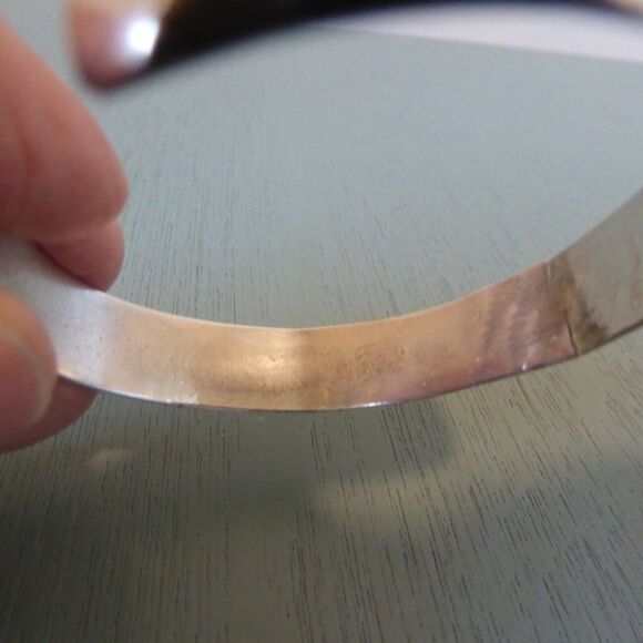 2 VTG Sterling Silver Overlay Style Stamped Cuff Bracelets Total 47.7 Gr Signed - Picture 16 of 16